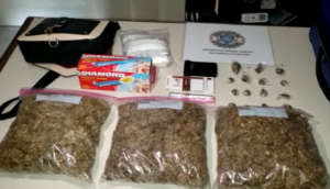 Dican apresa dos personas y decomisa varios paquetes de marihuana en SFM