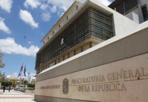 Ministerio Público ocupa dinero y armas a miembros de red de lavado de activos