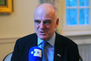 El enviado especial de la Organización Mundial de la Salud (OMS) para la covid-19, David Nabarro. EFE/Federico Anfitti/Archivo