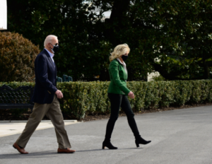 Joe Biden visita Texas tras el impacto del fuerte temporal de frío
