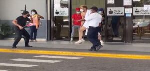 Actores dominicanos intervienen sorpresivamente calles del Gran Santo Domingo causando sensación entre transeúntes
