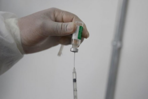 EE.UU. dona 2,000 millones de dólares para el acceso global a vacuna de COVID-19