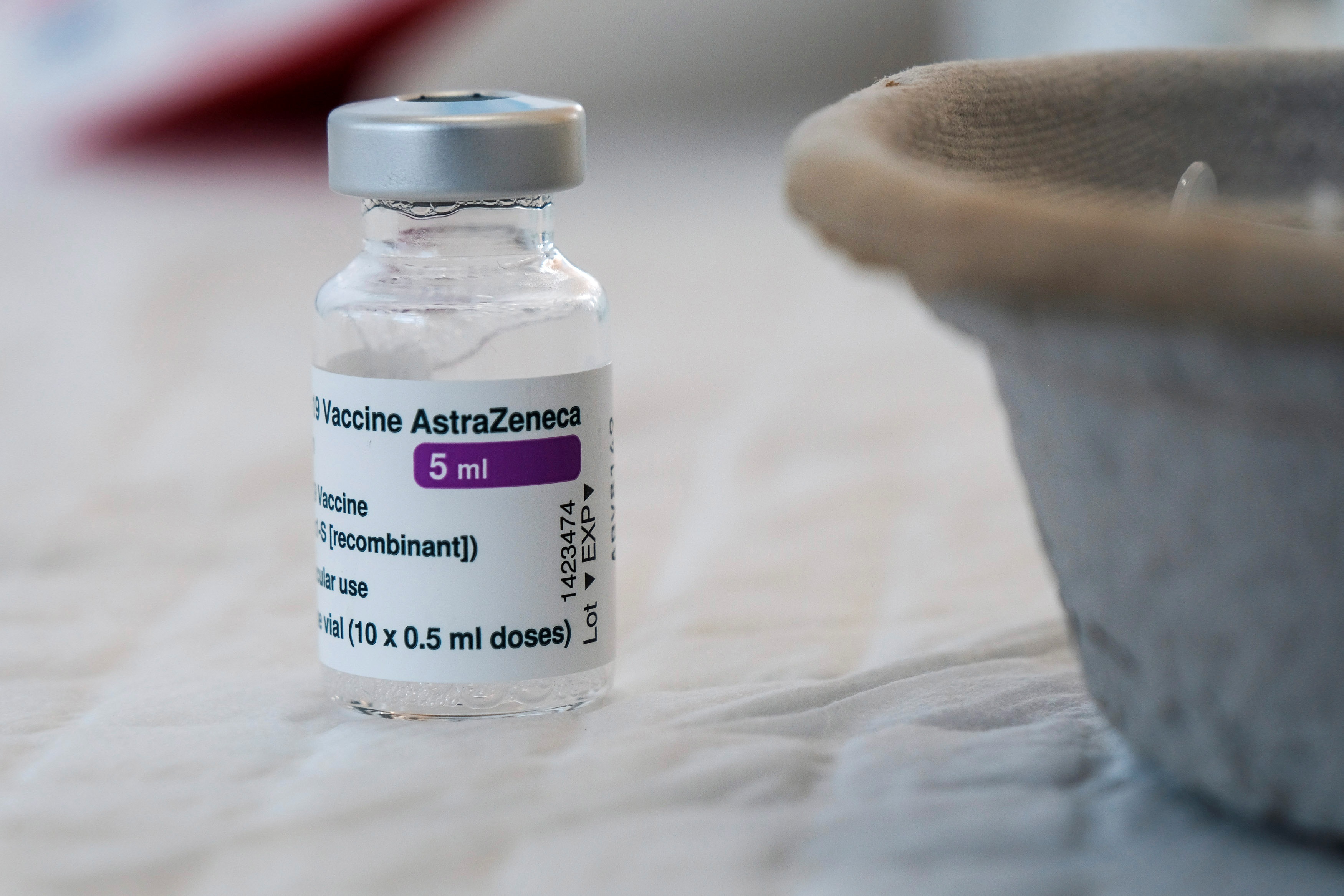 UE lleva a tribunales a AstraZeneca por incumplir los plazos de entrega de las vacunas