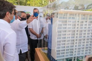 El presidente Luis Abinader, en recorrido realizado por diferentes desarrollos de la ciudad destino Cap Cana, destacó sus bondades afirmando que es un destino en si mismo que lo tiene todo, ejemplo a seguir en el sector. De igual forma, manifestó su apoyo al desarrollo turístico inmobiliario del país, indicando que es el complemento del turismo hotelero en cualquier destino.