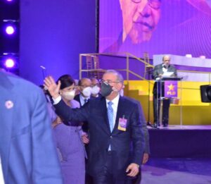 En cierre de congreso, Danilo Medina asegura PLD no será jamás partido donde grupos se disputen el control 