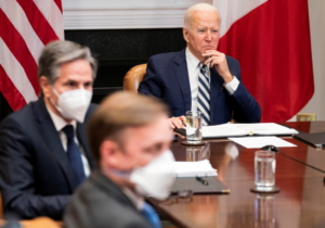 Biden dice que tratará a México como un 