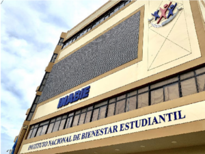 Suspenden funcionario del INABIE acusado de extorsión