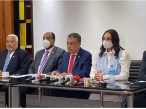 Alertan peligro de limitar pruebas PCR 