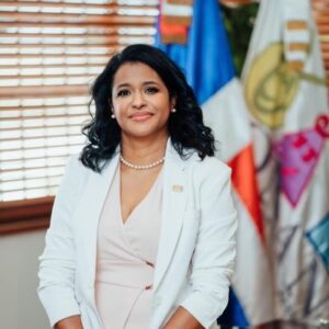 CONANI tiene nueva presidenta; Paula Disla pasa al MESCYT