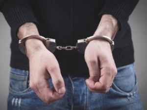 Se entrega canadiense acusado de matar a su pareja en SPM
