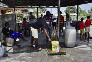 San Vicente busca agua y recursos tras erupción de volcán