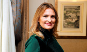 Soprano española Ainhoa Arteta, en silla de ruedas por secuelas del COVID-19