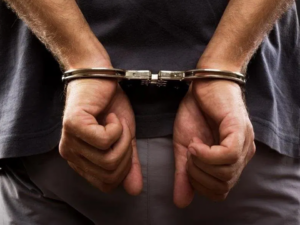 hombre que amenazó de muerte a hijas
