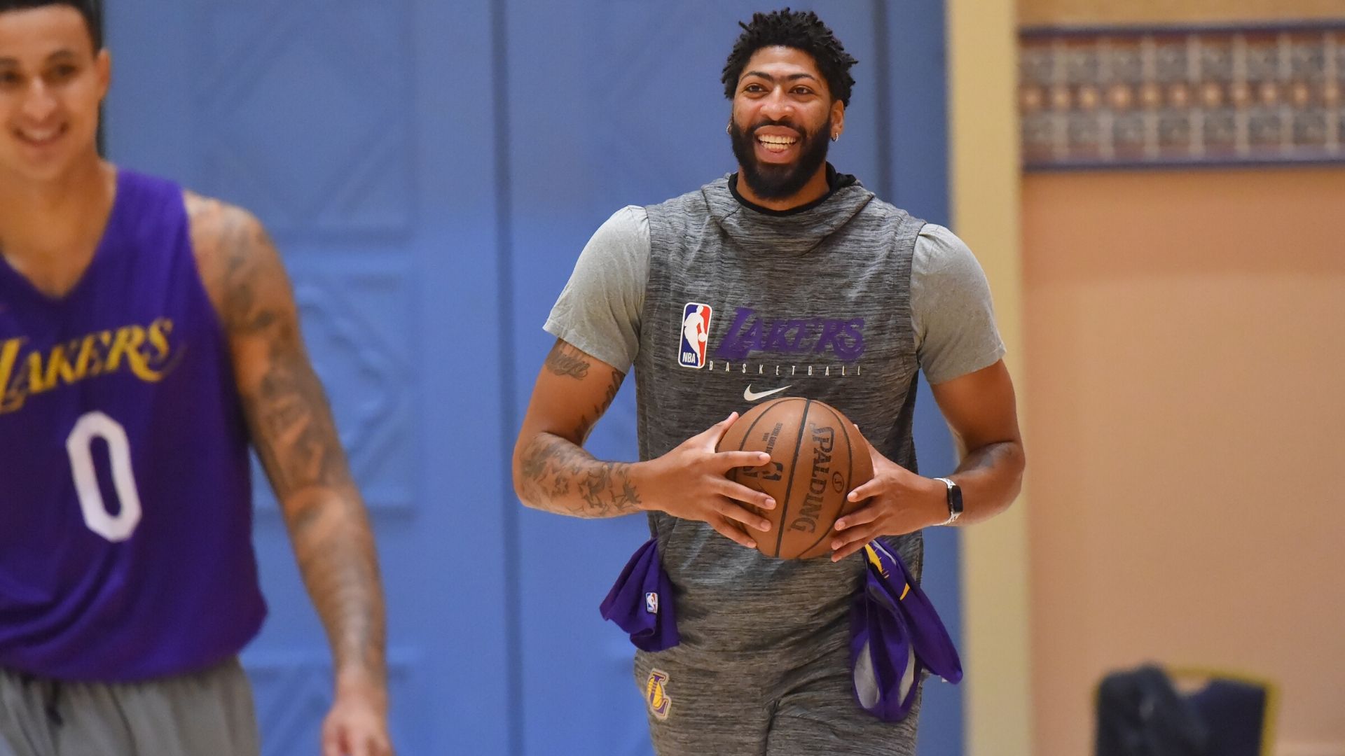 Estrella de la NBA, Anthony Davis está de visita en La Vega