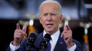 Biden marca un profundo contraste con Trump en su primera reunión de gabinete