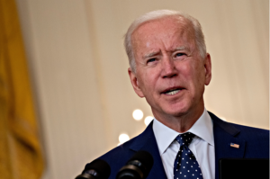 La Casa Blanca recula y dice que Biden elevará la cuota de refugiados en mayo
