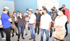 Gobernadora de Santiago inspecciona complejo deportivo La Barranquita
