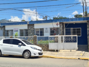 Apresan a extranjero tras penetrar a fiscalía y herir a varias personas en Constanza 