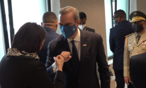 Abinader se reúne con diáspora dominicana en España