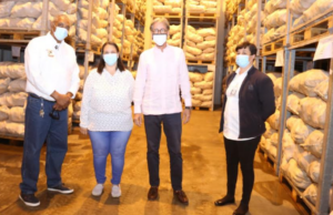Alfridomsa recibe visita del embajador alemán Volker Pellet