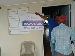 Incautan finca propiedad Adam Cáceres en Monte Plata 