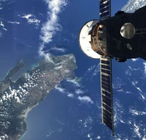 Presidente Abinader invita a astronauta que tomó foto destacando la belleza de RD a visitar el país