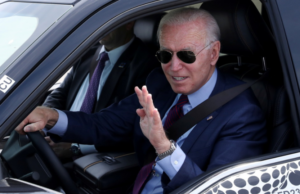 Biden bromea con atropellar a una reportera que le preguntó sobre el conflicto entre Israel y Palestina
