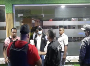 Autoridades clausuran  bar en Montecristi por violar toque de queda 