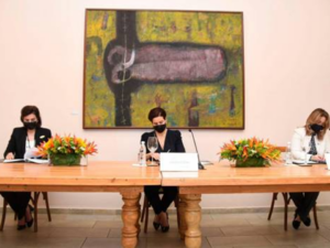 Firman alianza para desarrollar exposiciones de arte y cultura en aeropuertos