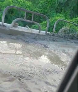 Residentes en Manoguayabo denuncian deterioro de carreteras