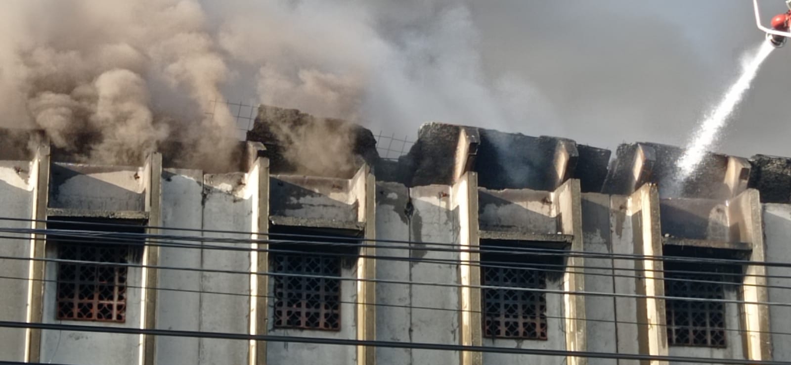 Edificación de Colchones La Reina podría ser demolida tras incendio