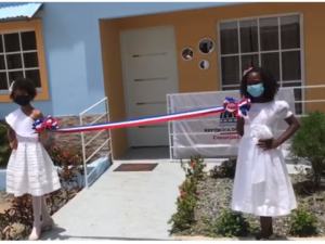 Cominidad Digna entrega vivienda 