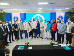 Abinader y legisladores del PRM abordan los problemas de las diferentes provincias durante seminario