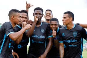 Eric Japa celebra uno de sus dos goles frente al Atlético San Francisco