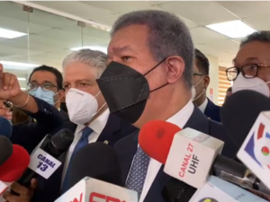 Leonel Fernández sugiere al Gobierno mantener subsidios al pan 