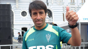 Exfutbolista  pone fe en la generación que mal acostumbro a los chilenos 