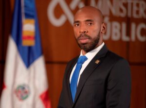 Se enteró de la investigación por medio de la prensa 