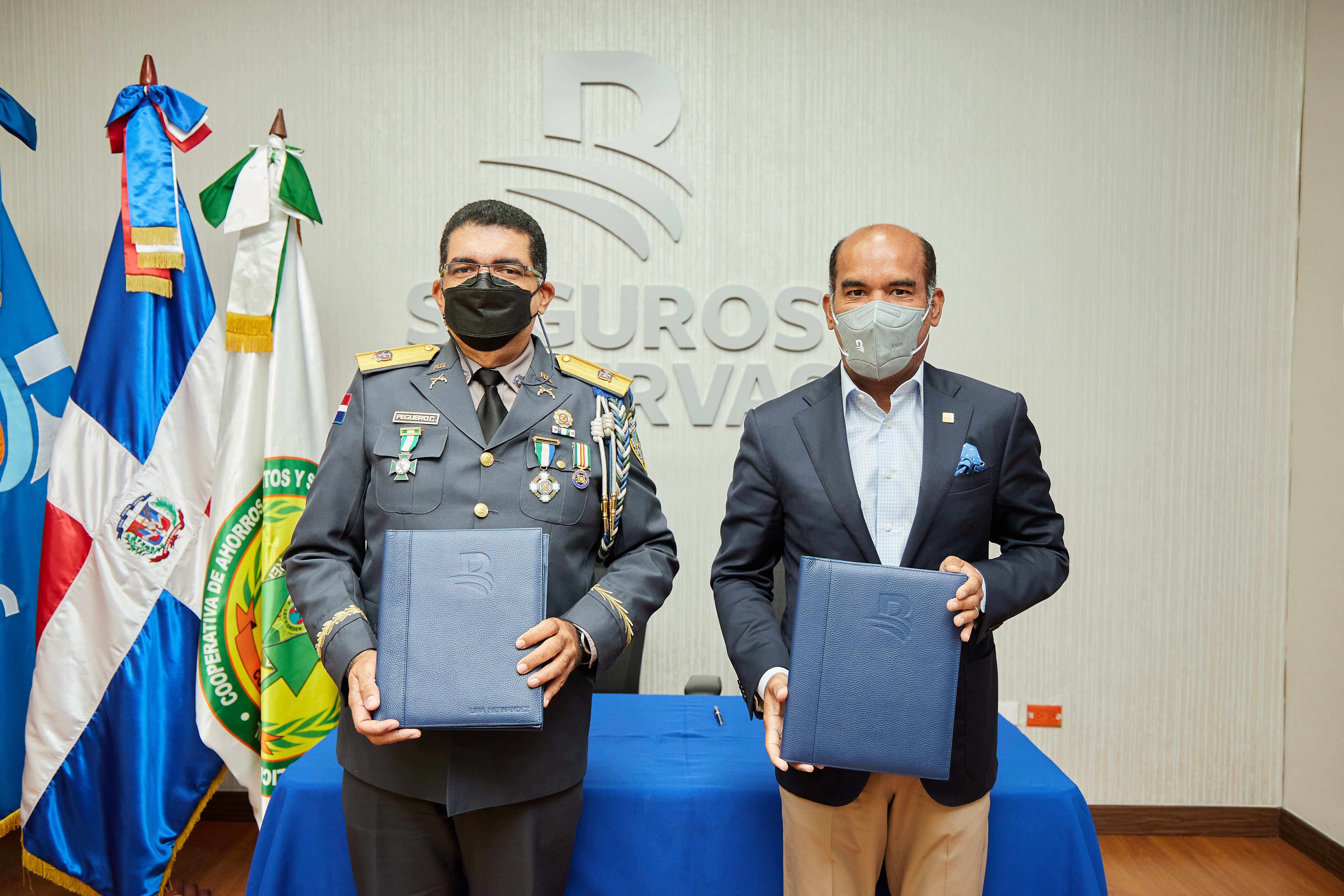 Seguro Reservas dispondrá de pólizas para Cooperativa de la Policía Nacional