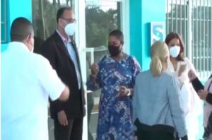 Nueva entrega del hospital de Las Terrenas; gobernadora de Samaná condena el acto 