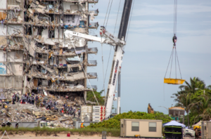 Una nueva y cuarta demanda civil fue presentada contra la asociación de propietarios del edificio de apartamentos en Surfside (Miami-Dade) que se desplomó 