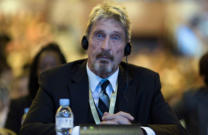 El fundador del antivirus McAfee, John McAfee, ha sido hallado muerto esta tarde en la prisión de Brians 2, en Sant Esteve de Sesrovires (Barcelona). 