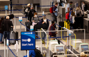 EE.UU. flexibiliza sus recomendaciones para viajar a 60 países, España incluida
