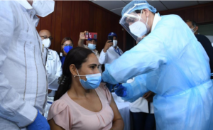 República Dominicana en primeros lugares de países que han administrado vacuna contra la COVID