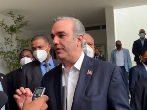 Abinader sobre toque de queda: “El primero que está cansado soy yo”