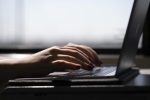 Breve apagón digital afectó varios sitios en internet