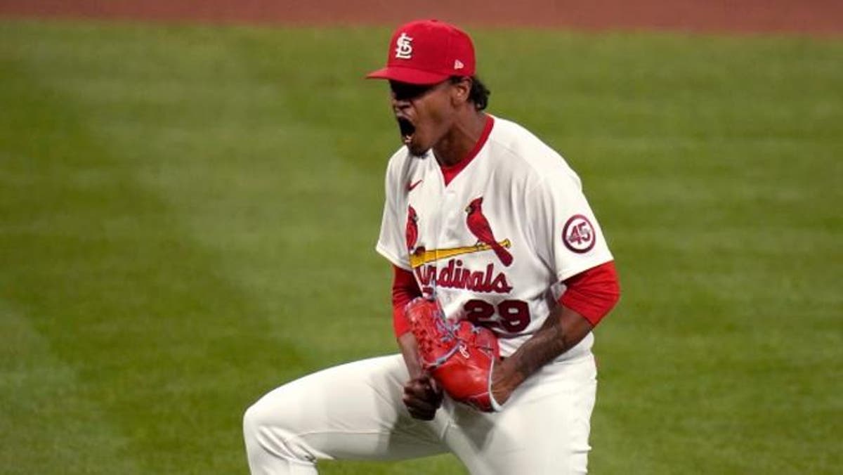 El dominicano Alex Reyes logró su salvamento 23 de la temporada y el 25 desde el 2016 cuando los Cardenales vencieron 3-2 a los Cachorros.
