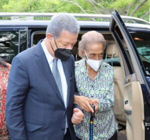 Velarán en próximas horas restos de doña Yolanda, madre Leonel Fernández