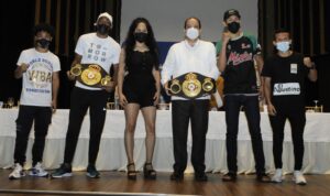 Los pugilistas dominicanos Alberto ‘La Avispa’ Puello, quien defenderá su título superligero y Erick ‘MiniPacman’ Rosa, aspirante al cinturón mundial mínimo