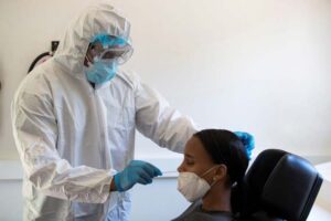 El Ministerio de Salud Pública reportó este sábado 395 nuevos casos de COVID-19 y notificó siete defunciones a causa de la enfermedad