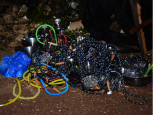 Autoridades incautan hookah tras desmantelar fiestas clandestinas en GSD 